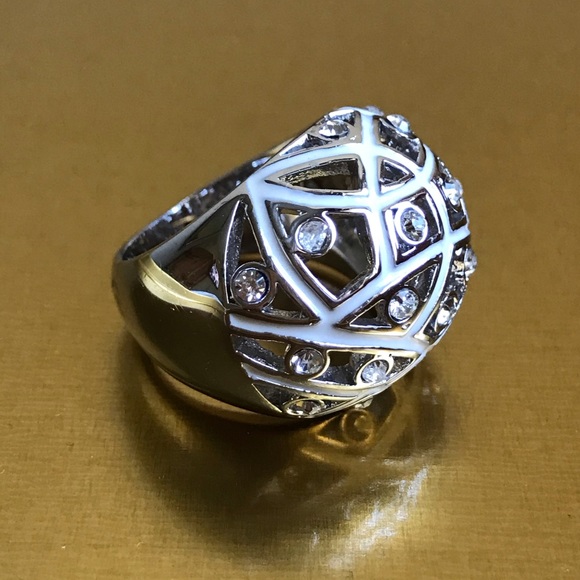 White Web Dome Crystal Silver Ring - Picture 7 of 16